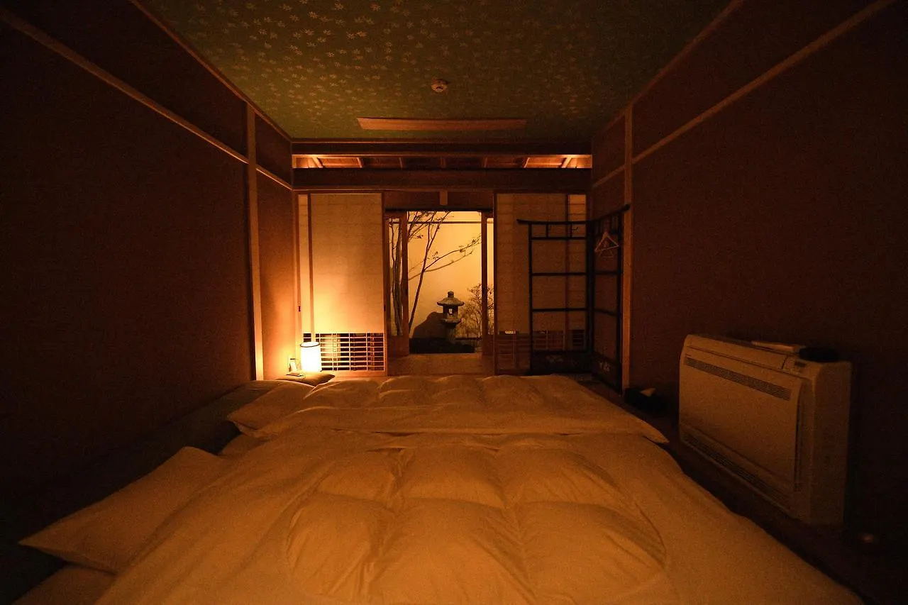 Ryokan (tradycyjny japoński pensjonat lub zajazd) Hotel Yado Kiramachi Kioto